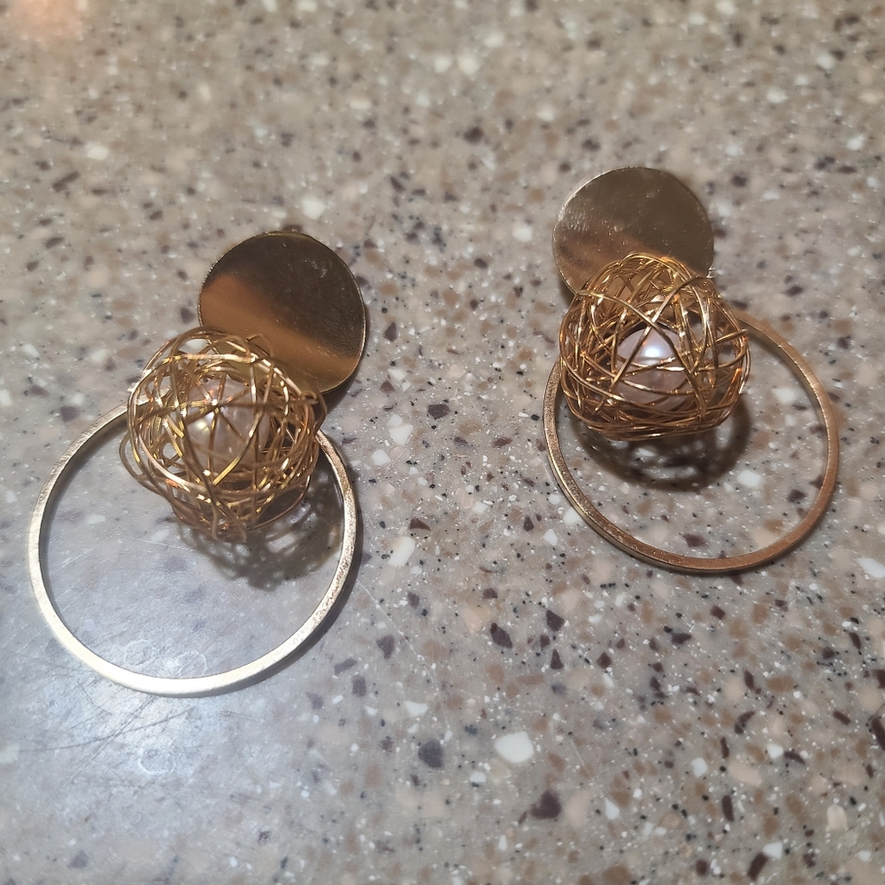 Good and pearl earrings